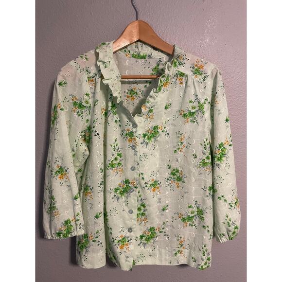 Floral Eyelet Shirt Womens Medium Green Ruffle Collar Button Front Boho - Picture 1 of 5